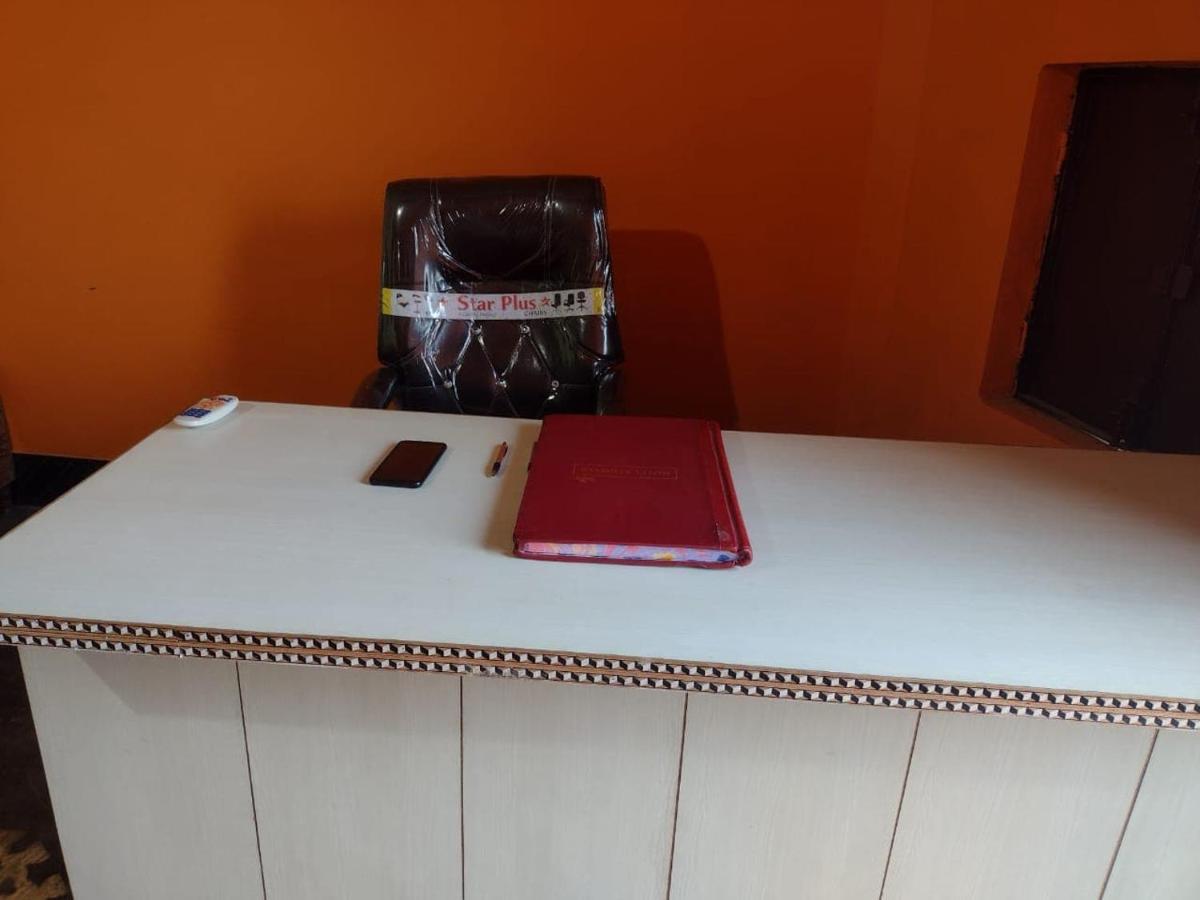 Oyo 83936 Chaudhary Guest House Bulandshahr Bagian luar foto