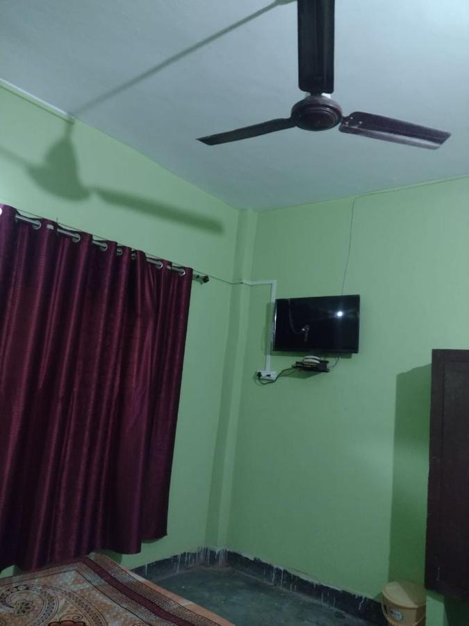 Oyo 83936 Chaudhary Guest House Bulandshahr Bagian luar foto