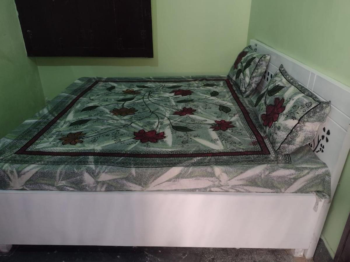 Oyo 83936 Chaudhary Guest House Bulandshahr Bagian luar foto